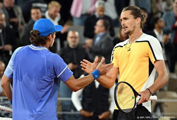 zverev naar laatste vier roland garros na zege op de minaur