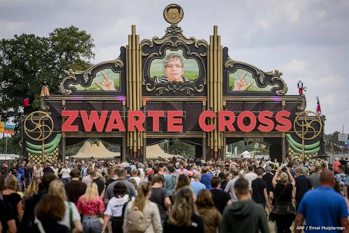 zwaargewonde door val van hoogte op festival zwarte cross