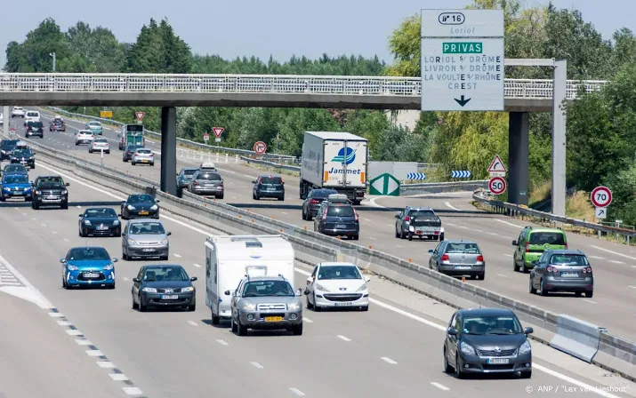 zwarte zaterdag in frankrijk ondanks coronacrisis