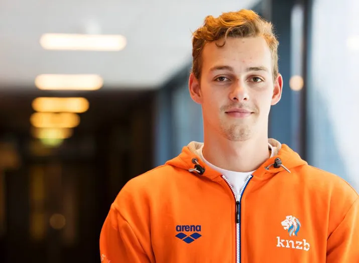 zwemmer puts gaat weer trainen in amsterdam