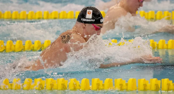zwemmers corbeau en de groot naar ek finale 50 meter schoolslag