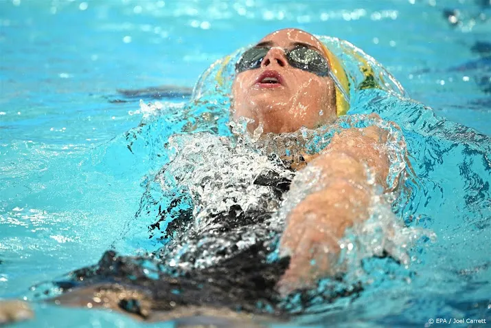 zwemster mckeown verbetert wereldrecord op 200 meter rugslag