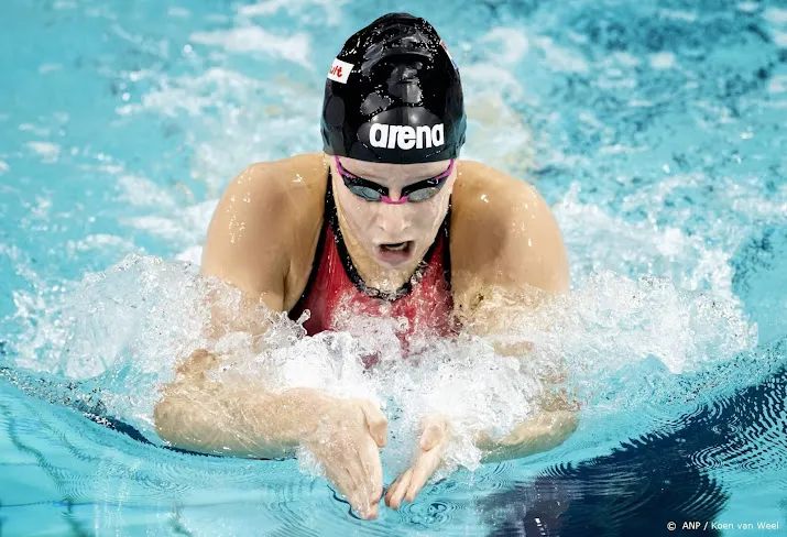zwemster schouten grijpt wk zilver op 100 meter schoolslag