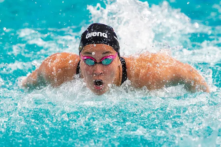 zwemsters pakken brons op 450 wissel