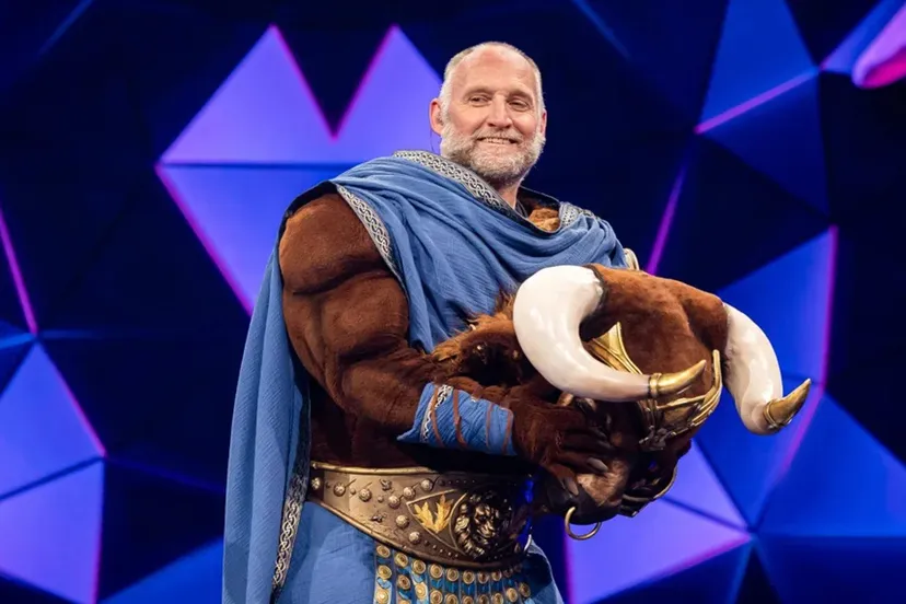 230401JANVANLOOVERENTHEMASKEDSINGERVTM