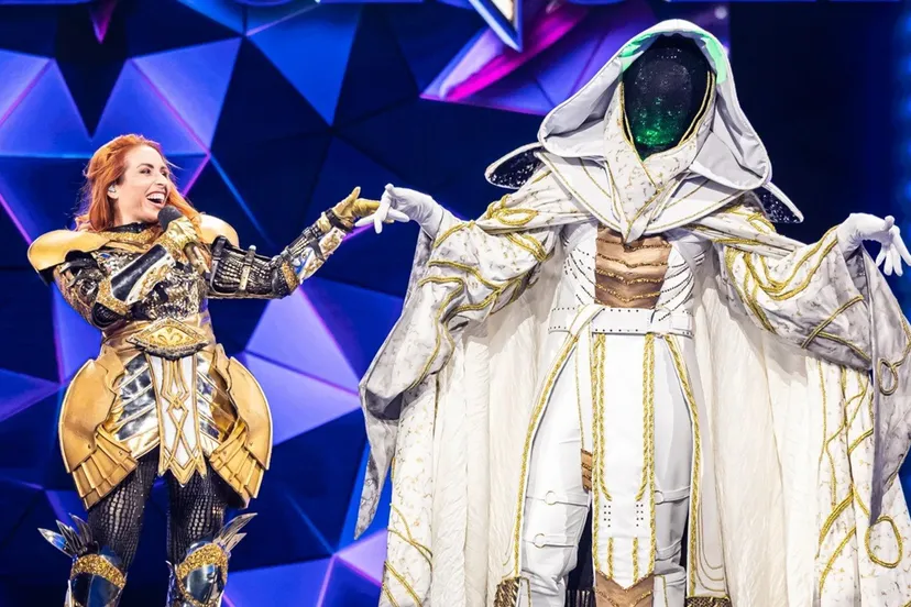 230418LOREDANADEAMICISTOVENAARTHEMASKEDSINGERVTM