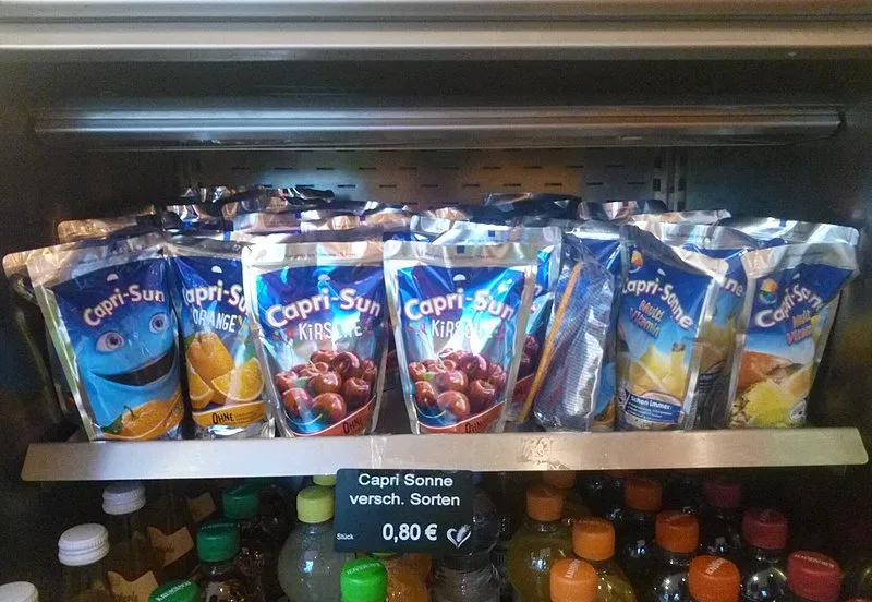 800px Capri Sun und Capri Sonne