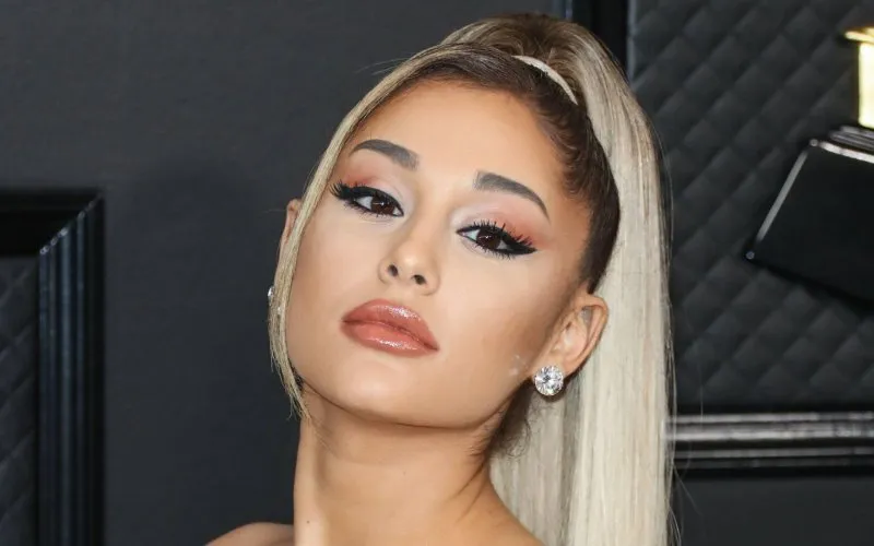 arianagrandePHOTONEWS 1