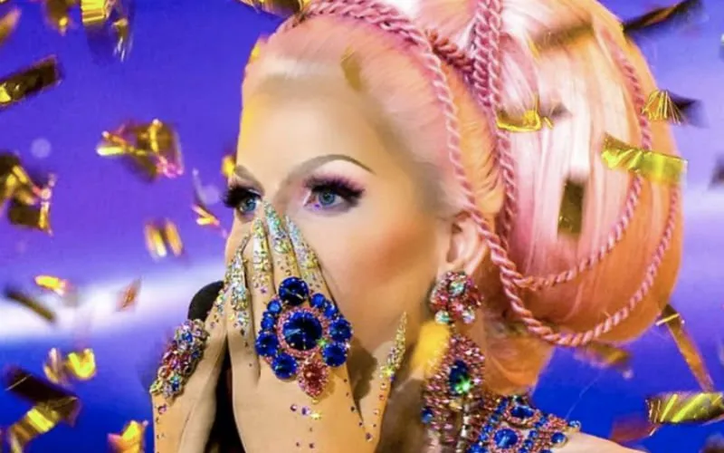 lolamcqueenVTM