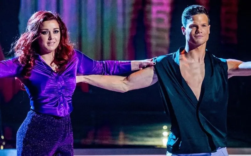 lottevanwezemaeldancingwiththestarsSBS