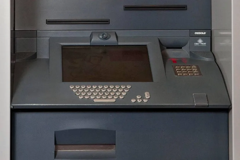 250416bankautomaat
