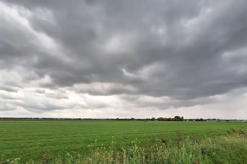 250622zwaarbewolkt
