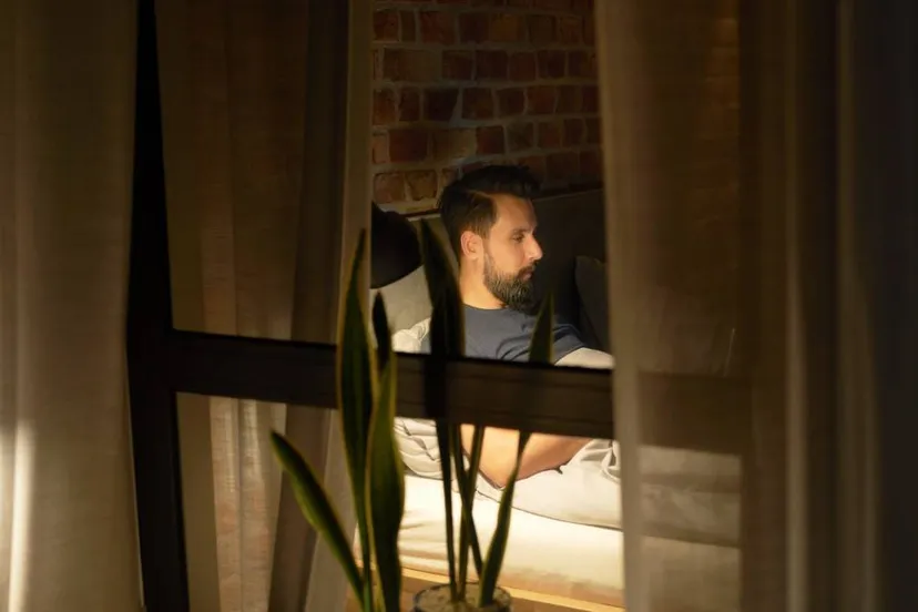 250701maninbed