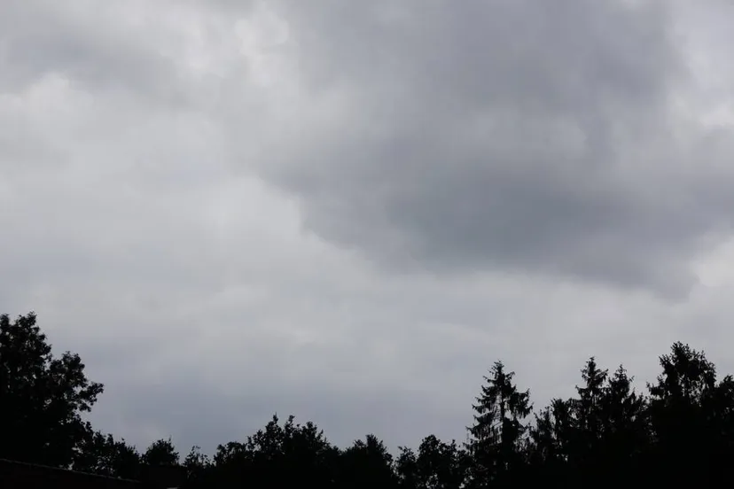 250724REGENWOLKEN