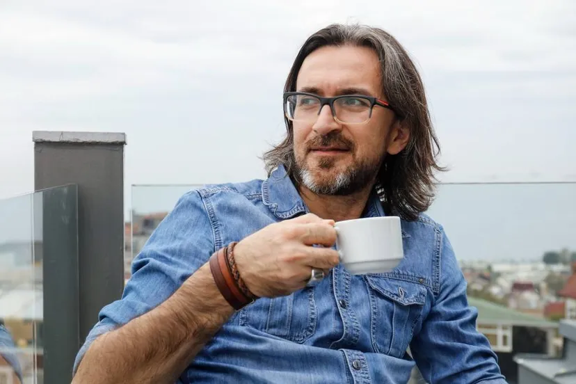250802MANMETKOFFIE