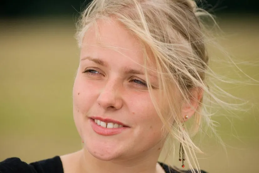 250806JONGEVROUW
