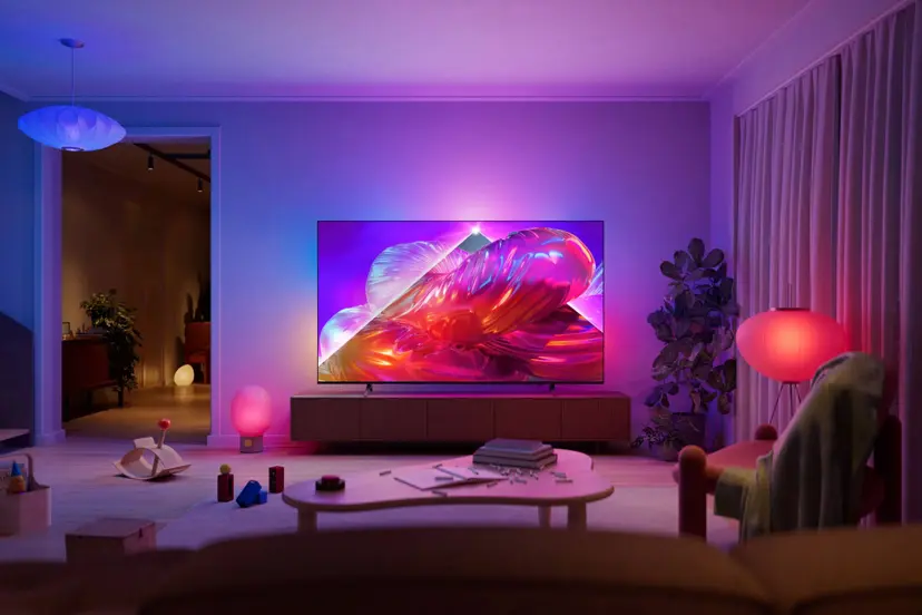 100-inch-Ambilight-TV-met-AmbiScape-scaled