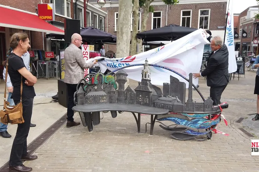 2019 07 18 bank op plein onthuld