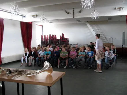 k8xhv10jnr4nzuwyya1h1w261 70555