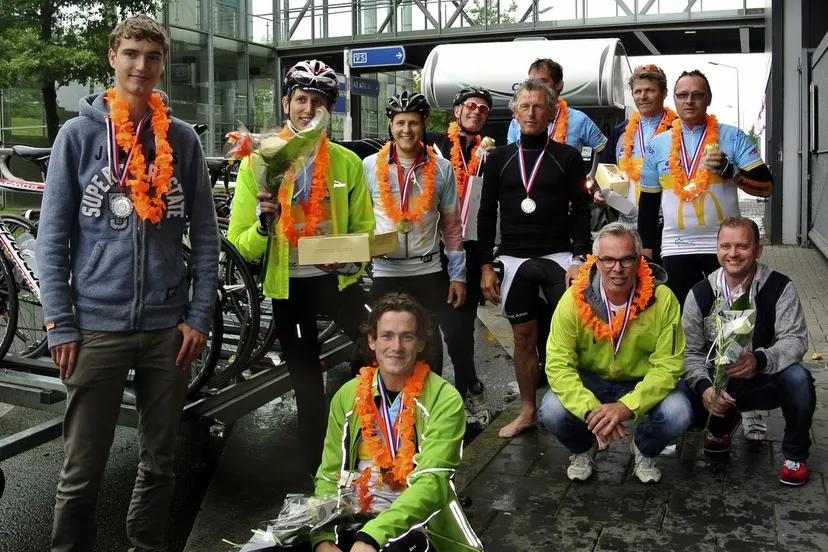 lez2zllimxul1us9ral5hlgq4 2014 07 07 grootse homeride 2104 aankomst in maastricht team tom