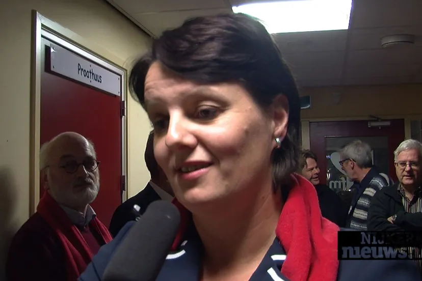 mj7dip9m6ajy98ivrtw1gfkbf raad antoinette de bruin