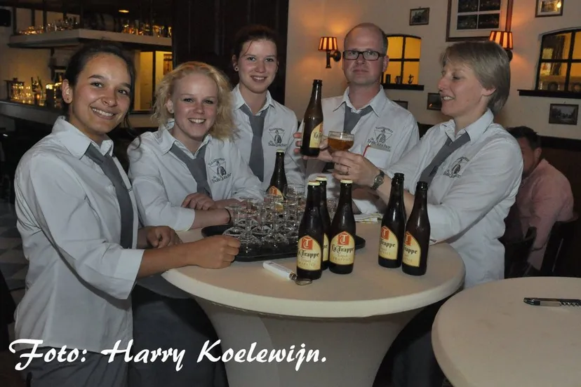 sgmx5m70mbyh63sevhu9735rf 2013 05 24bierproeverij4