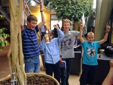 ui4x9qmb0sgq53msg09yeoufo 69117