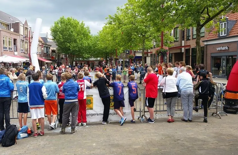 y1hsnn2scjd74bslup4763p42 2014 06 23 wsn straattoernooi 2