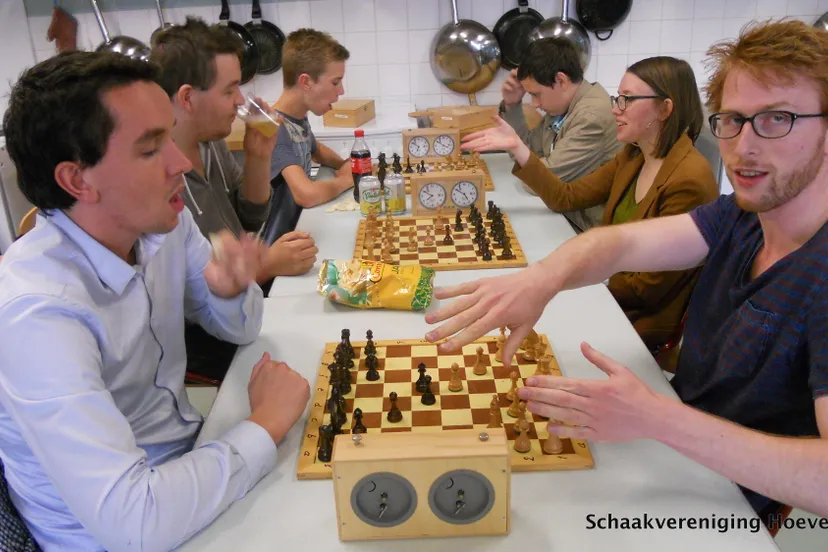 1 links pelikanen 20