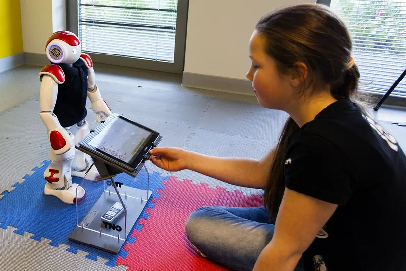 20116 05 17 robot en app helpen kinderen met diabetes in meander