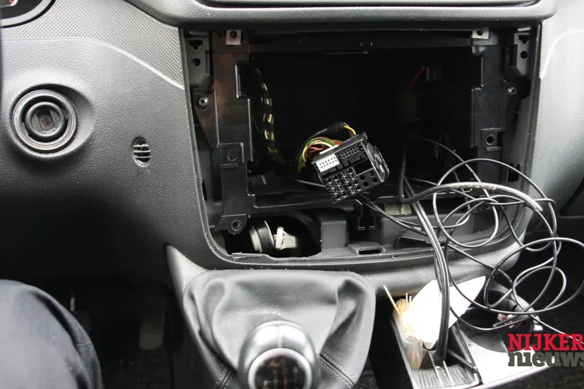 2012 11 23 autoinbraak hackmann2