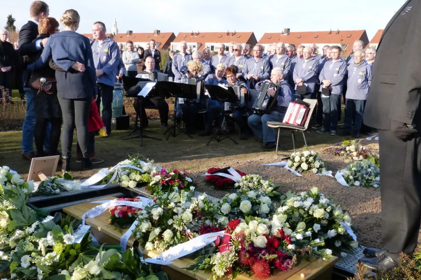 2015 03 06 begrafenis henk schrijver