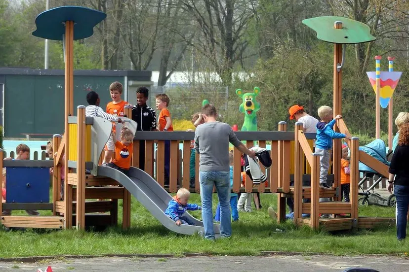 2015 03 24 speeltoestellen bad bloemendal