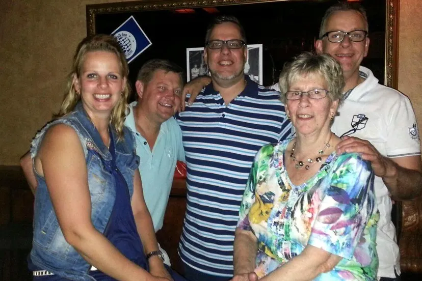 2015 04 07 walk inn bar reaunie