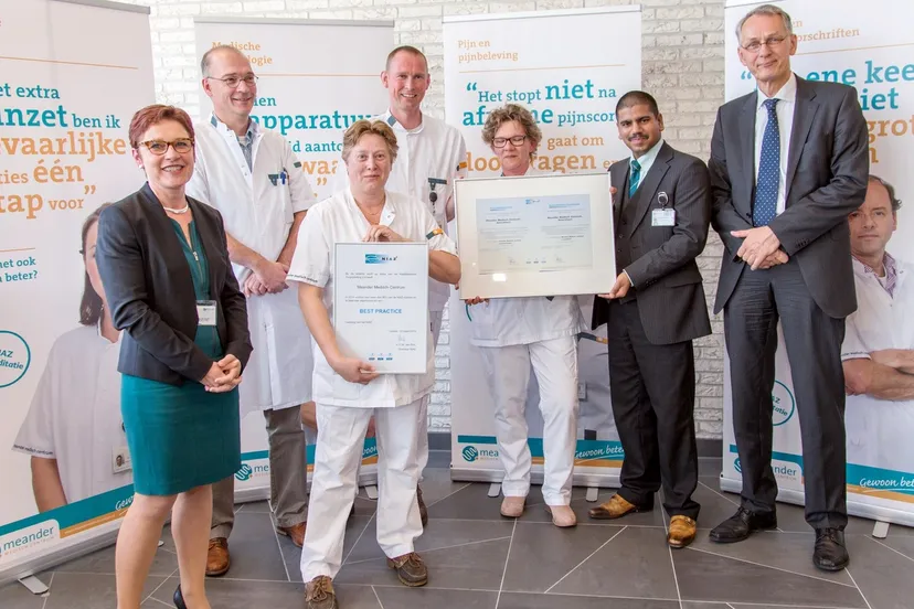 2015 04 15 overhandiging niaz certificaat