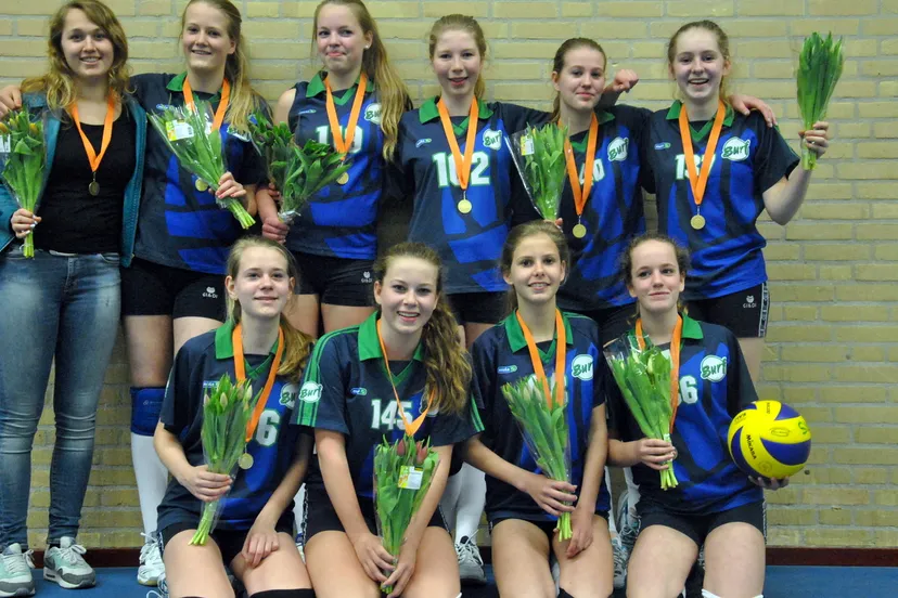 2015 04 18 surf meisjes b1 1