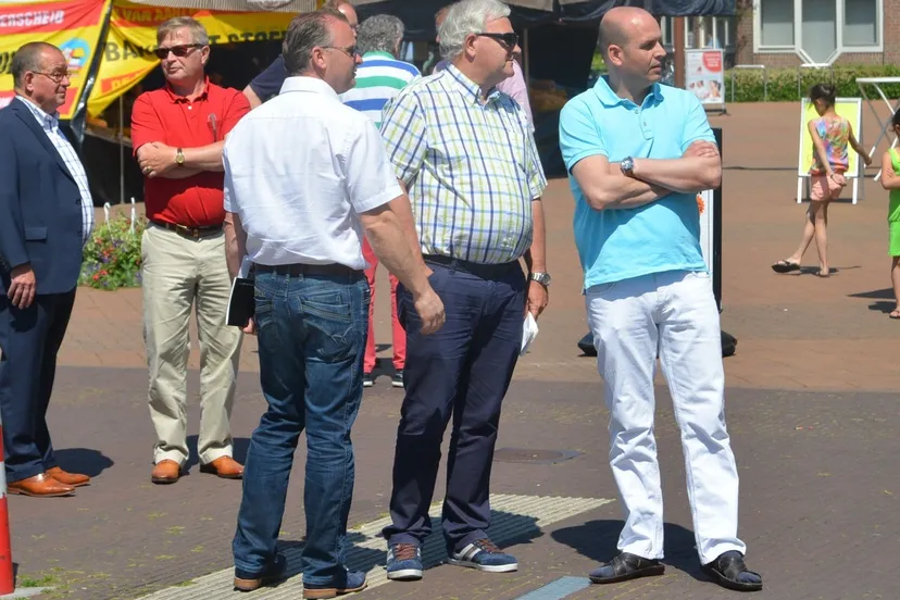 2015 06 17 vvd rondleiding taskforce door hoevelaken