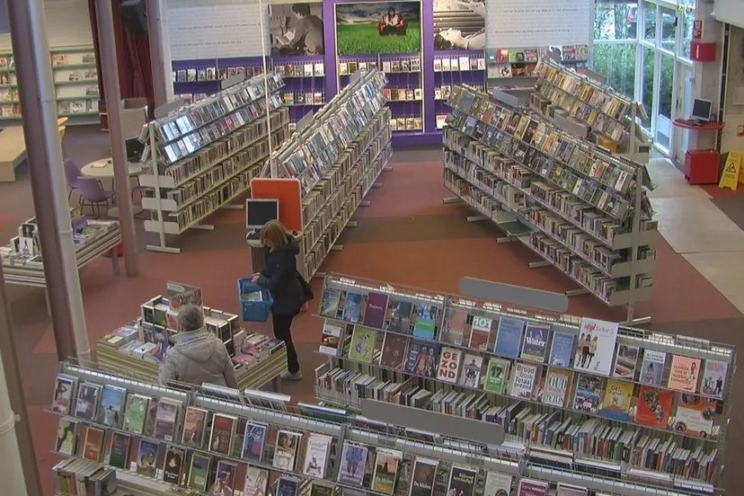 2015 11 09 bibliotheek weer open