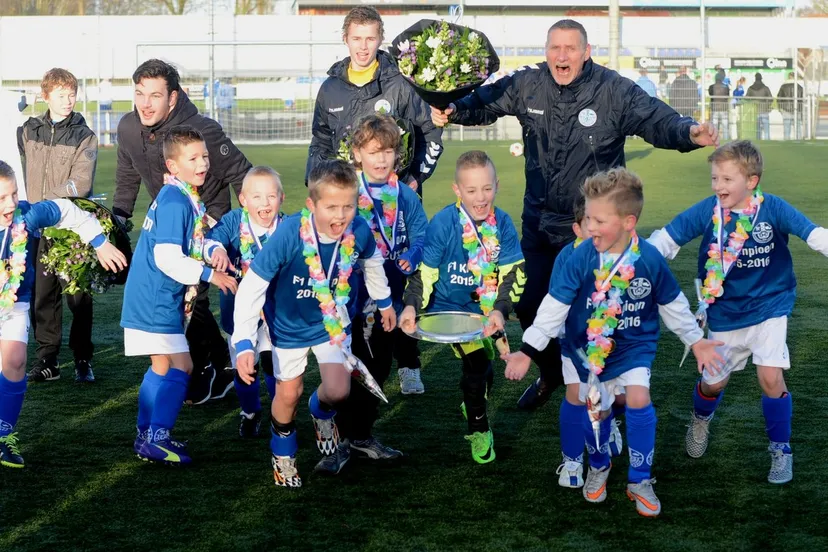 2015 12 08 veensche boys f1 putten 28 11 kampioen 9 team
