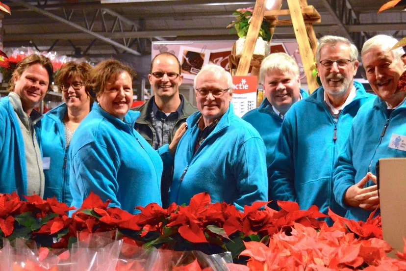 2015 12 12 de lokale partij bezoekt intratuin nijkerk