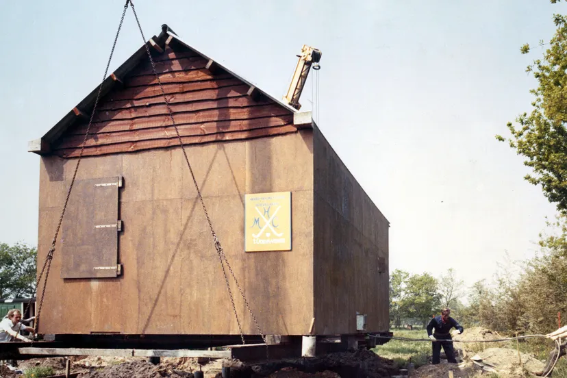 2016 03 09 verplaatsing clubhuis mhch 17 mei 1978