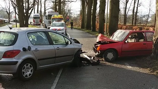 2016 03 23 frontale aanrijding