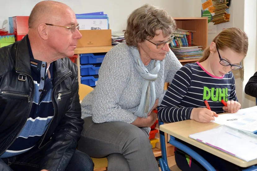 2016 04 08 opa en oma dag rootselaarschool c