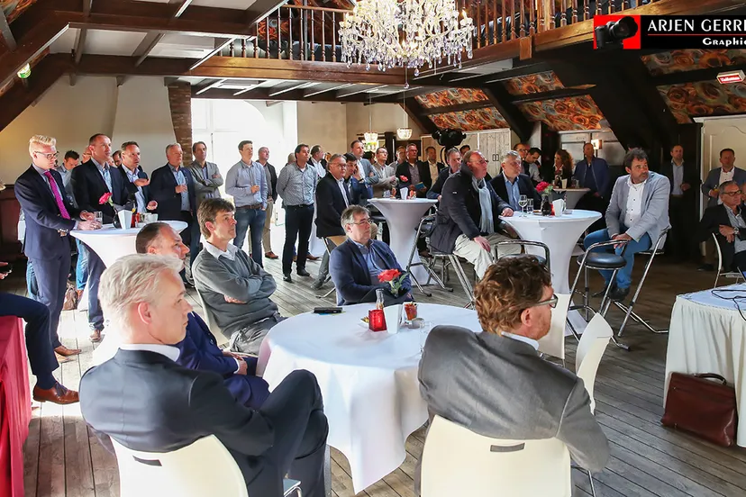 2016 04 12 business baromter 03