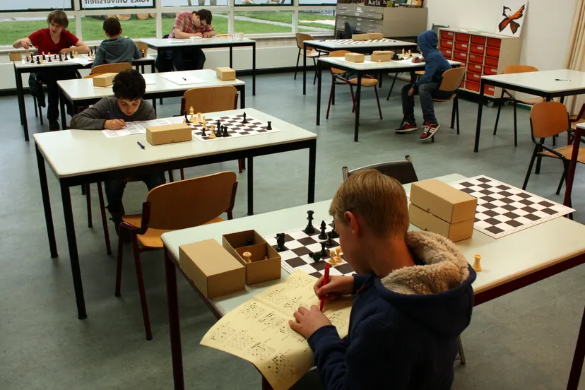 2016 04 22 focus tijdens het schaakexamen