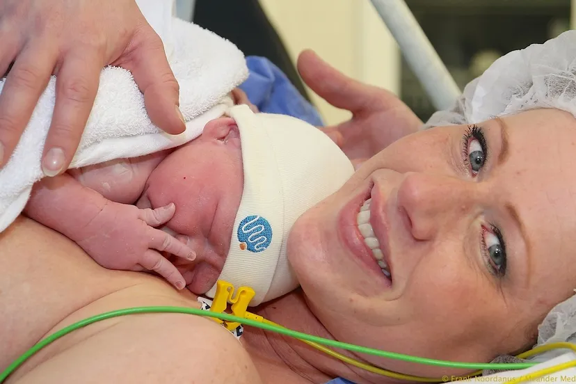 2016 04 25 meander moeder en kind na natuurlijke keizersnede