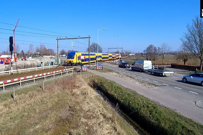 2016 05 02 spoorwegovergang amersfoortsewegr 01