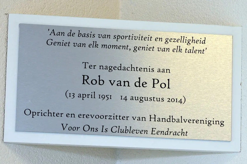 2016 05 21 voice handbal jubileum 21 5 plaquette