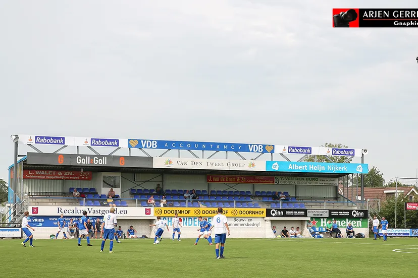 2016 09 17 kunstgras veensche boys 02