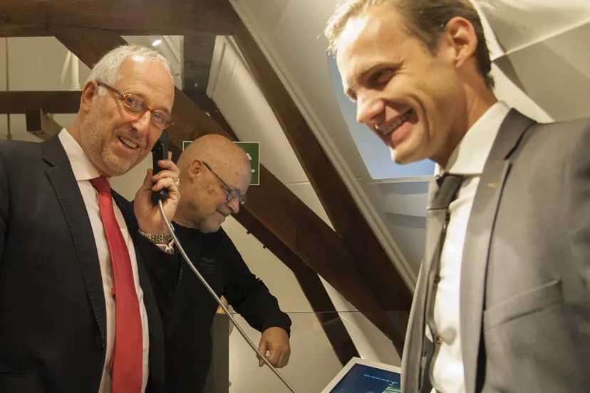 2016 11 10 onthulling info zuil klokkenspel ver foto gerrit van de veen 05